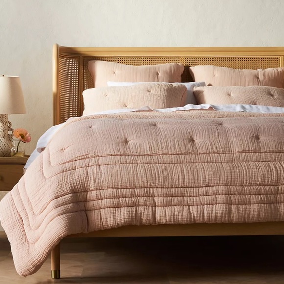 Anthropologie Other - Anthropologie Elysian Cross-Dyed Gauze Quilt